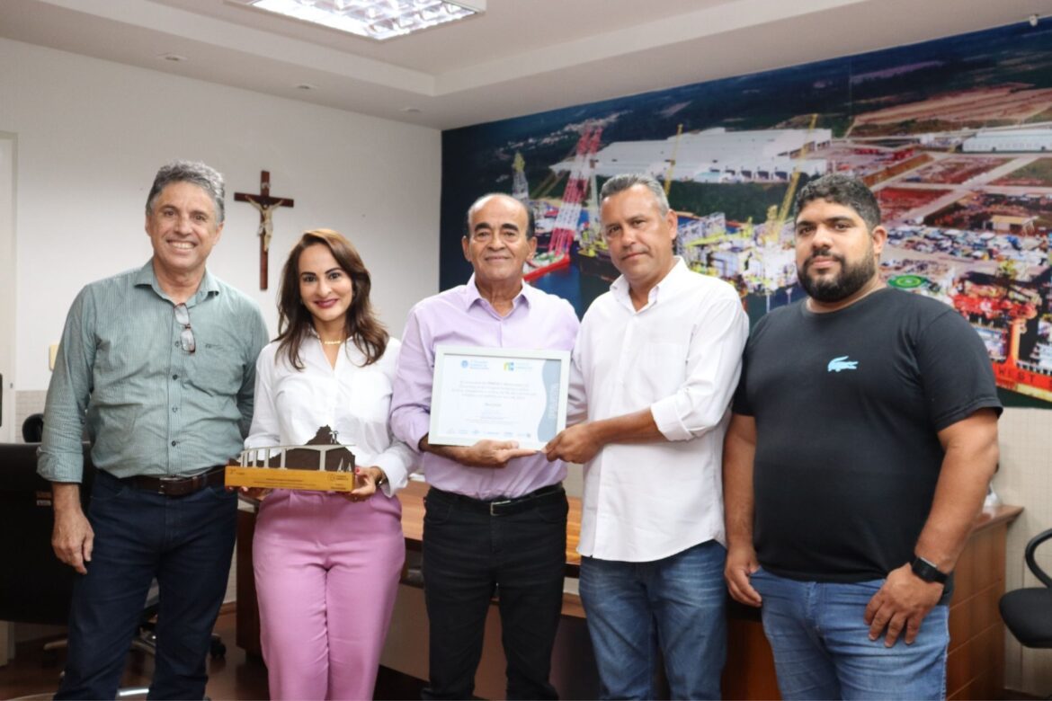 Dr. Coutinho recebe prêmio “Amigo do Nossocrédito’