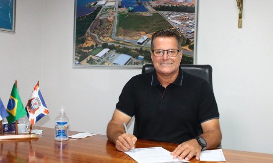 VicePrefeito de Aracruz, Beto Vieira, assina ordem de serviço para reforma do CRAS nos bairros Itaputera, Santa Luzia, Nova Esperança e Novo Jequitibá