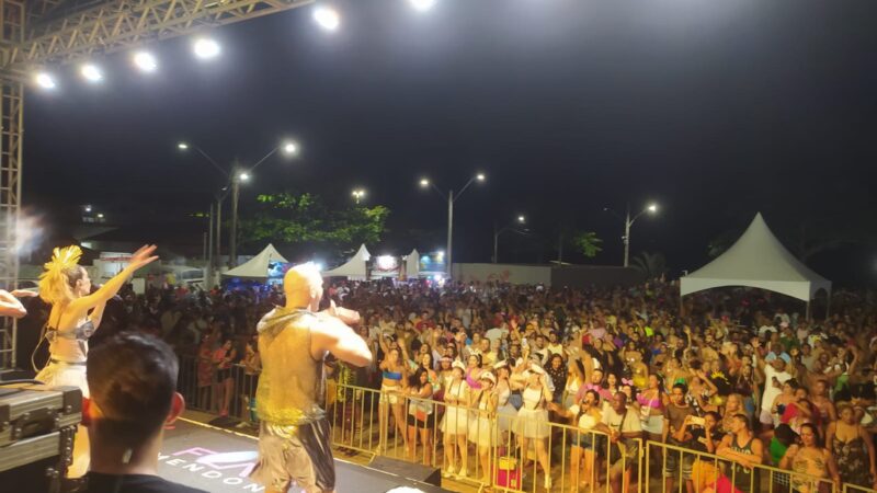 Um dos melhores carnavais do estado, a orla de Aracruz lotou nesse carnaval
