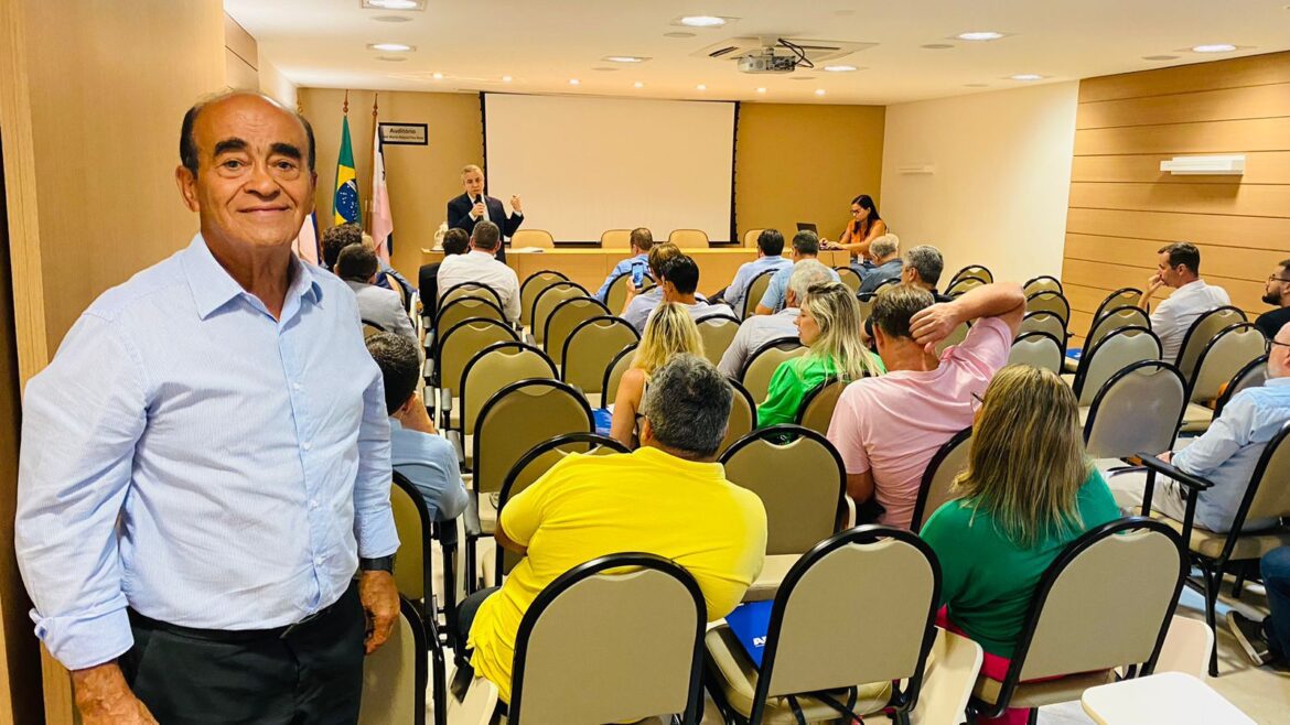 Dr. Coutinho Participa da 1ª Assembleia Geral Extraordinária da AMUNES em 2024