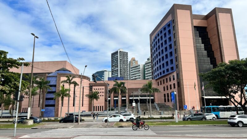 União de poderes e instituições para auxiliar vítimas das chuvas