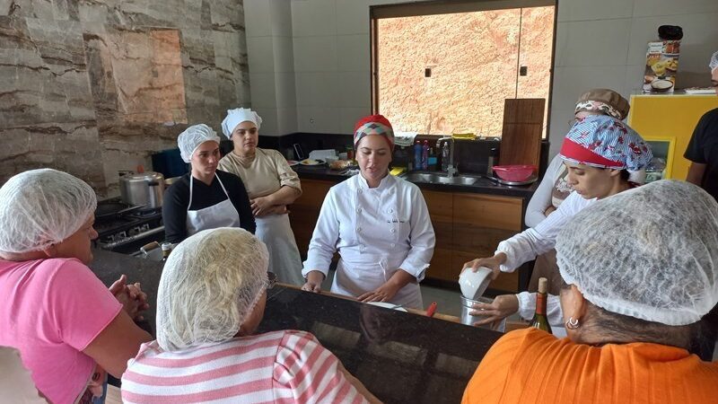 Lançamento do Programa de Qualificação para o Turismo em vários municípios do Espírito Santo pela Setur