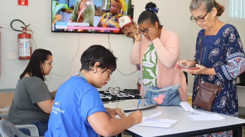 População de Aracruz Recebe Mais Óculos de Grau da Prefeitura