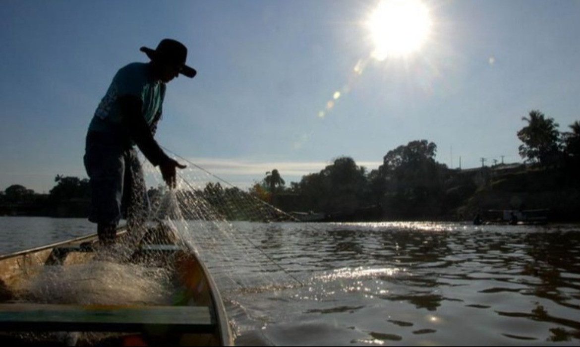 Restrição da pesca com rede para não residentes nas comunidades do Piraquê-açu e Piraquê-Mirim