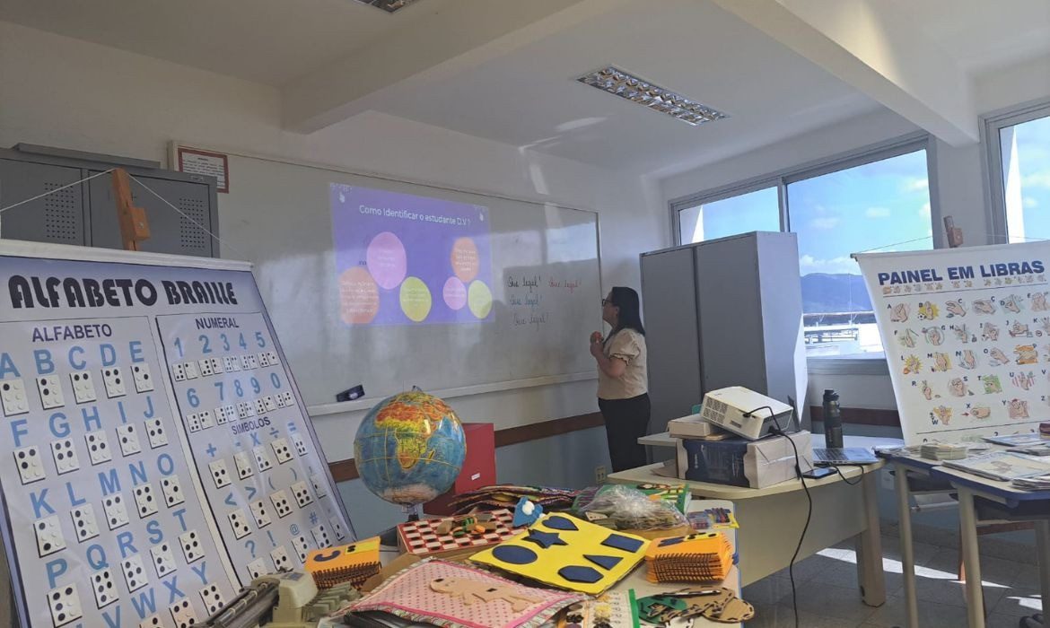 Professores do Atendimento Educacional Especializado Participam de Capacitação em Desenho Universal para Aprendizagem