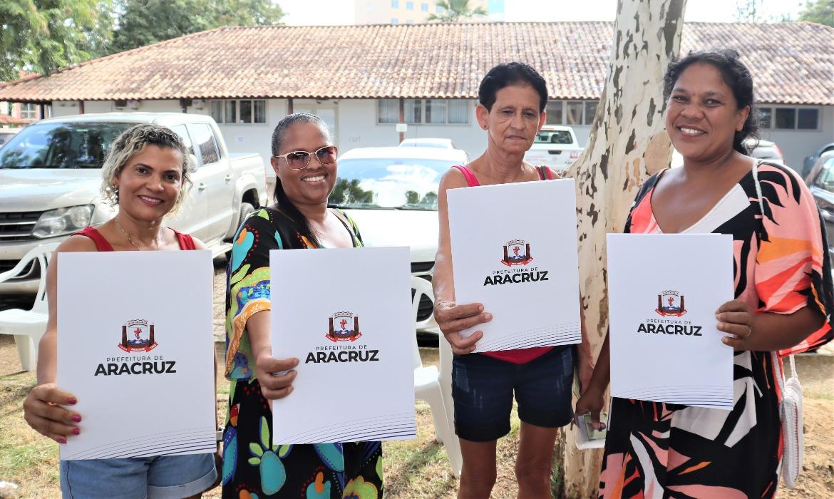 Aracruz entrega títulos de propriedade para 33 famílias em Nova Conquista