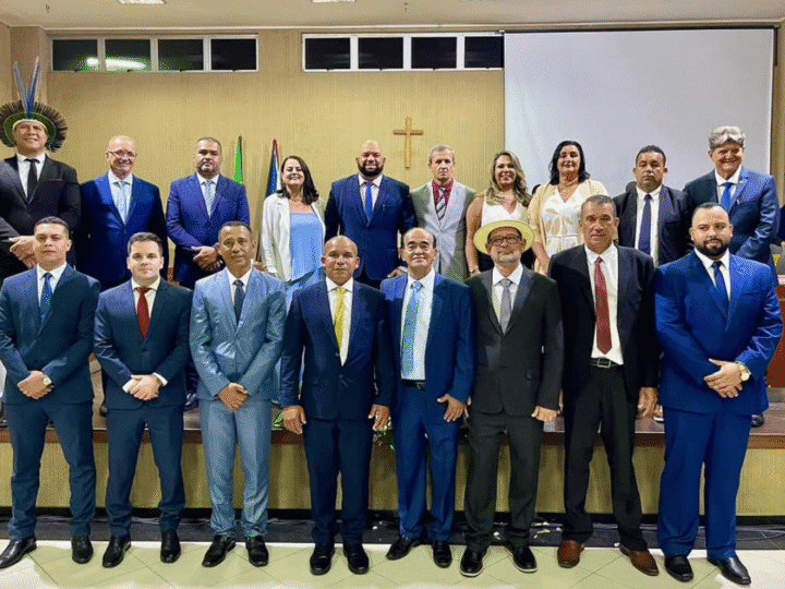 A sessão começou como sempre, um minuto de silêncio, poucas palavras, mas essa semana doeu mais do que o normal