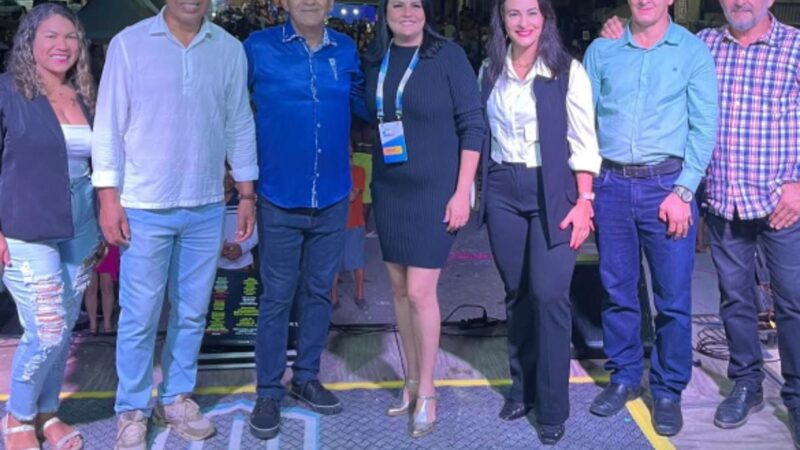 Adriana Guimarães parece selar reaproximação com Dr. Coutinho durante evento no Segatto