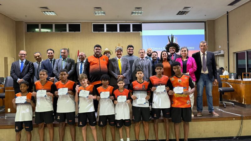 Tigres Sub-14 ergue a taça da Copa Norte 2025 e recebe homenagem na Câmara