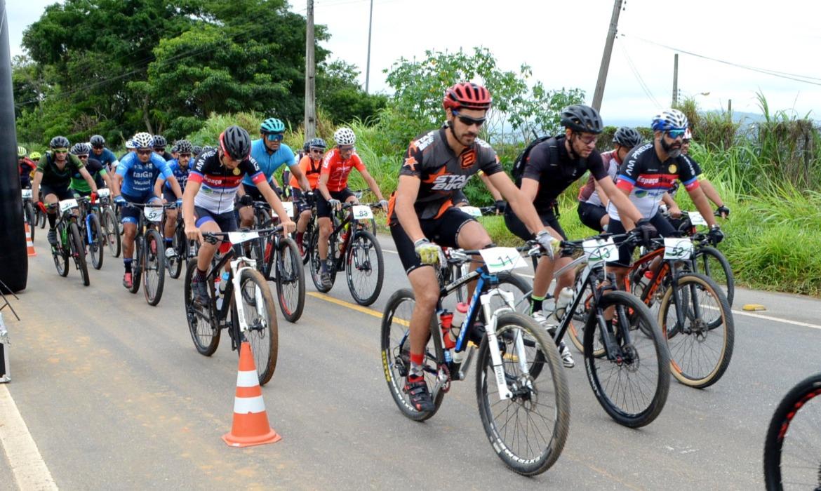 Ciclismo e solidariedade se unem em 1º Pedal Solidário de Aracruz