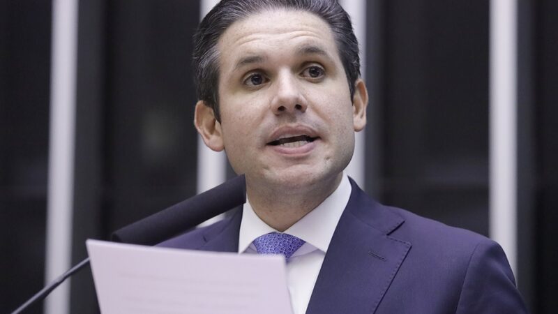 Câmara pode votar projeto contra adultização de crianças nas redes sociais nesta semana