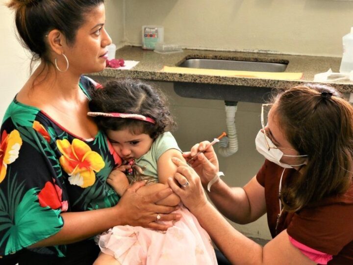 Campanha de Multivacinação busca atualizar cadernetas de menores de 15 anos até 31 de outubro