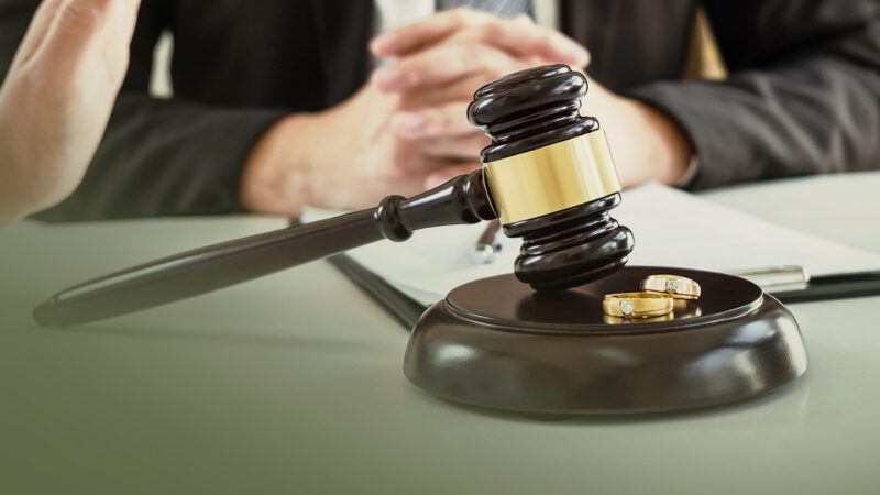 STJ define que cônjuge responde por dívida contraída pelo marido ou esposa