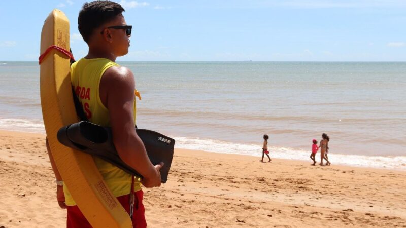 Aracruz abre 60 vagas para Salva-Vidas com rendimento de R$ 2.758,00