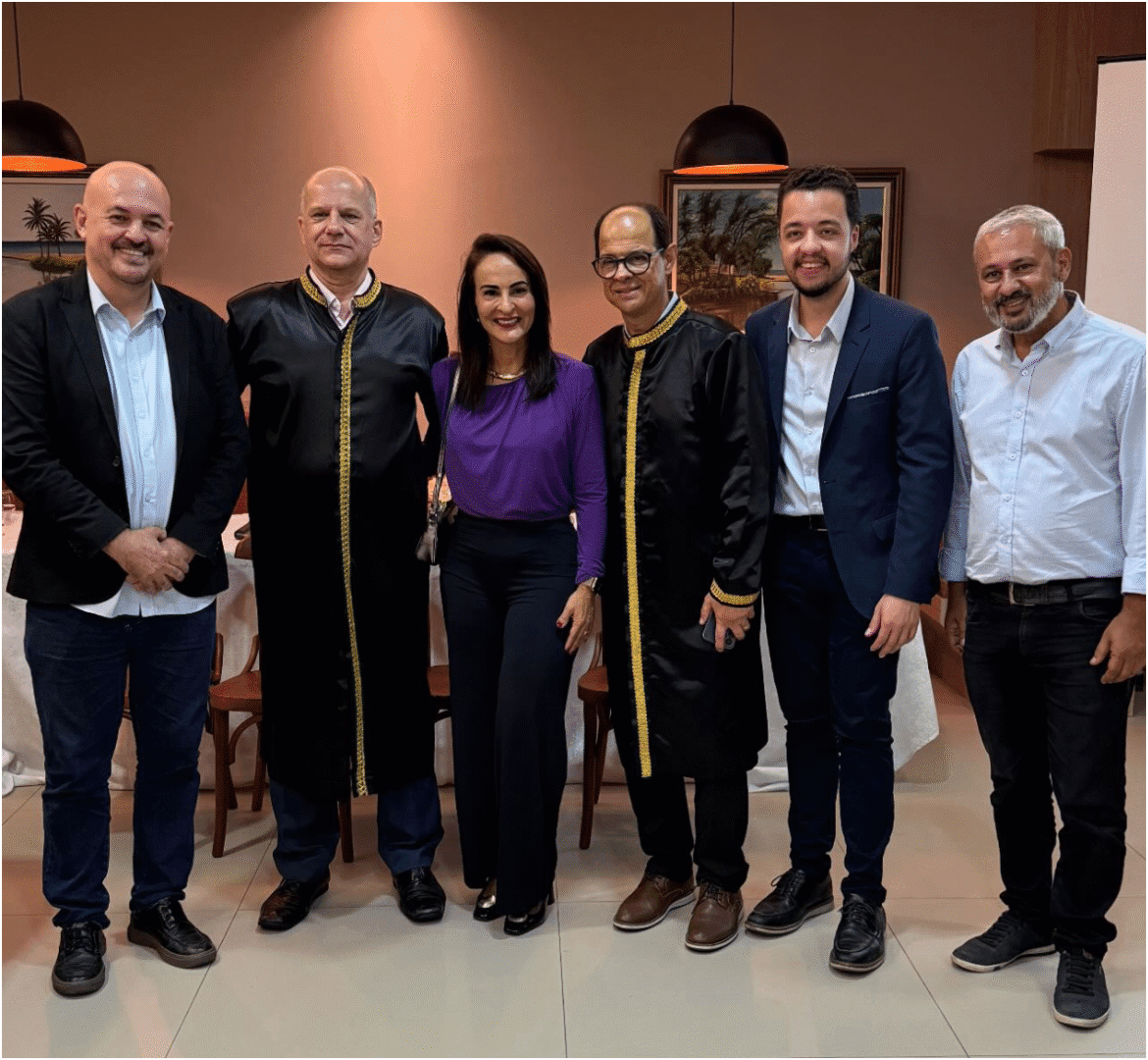 Academia de Letras Aracruzense reúne membros e autoridades em sessão solene