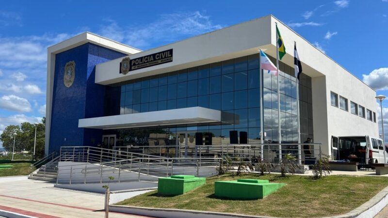 Criminosos atiram em carro com duas mulheres durante tentativa de assalto em Aracruz