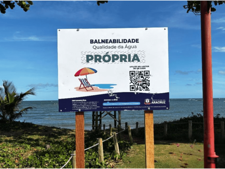 Informação na praia também é cuidado com as pessoas