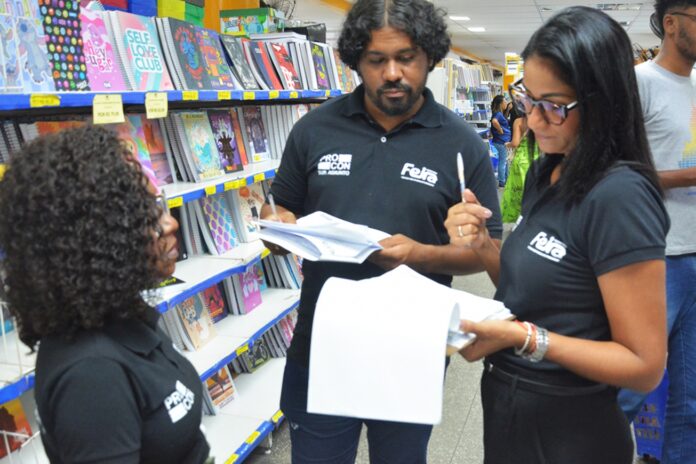 Procon-ES fiscaliza listas de material escolar contra abusos em escolas