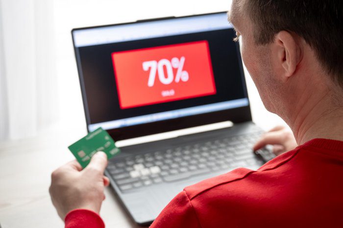 Prodest alerta para golpes na compra virtual de material escolar