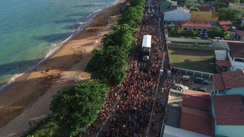Prefeitura faz blitz na Barra do Sahy para orientar sobre violência contra a mulher