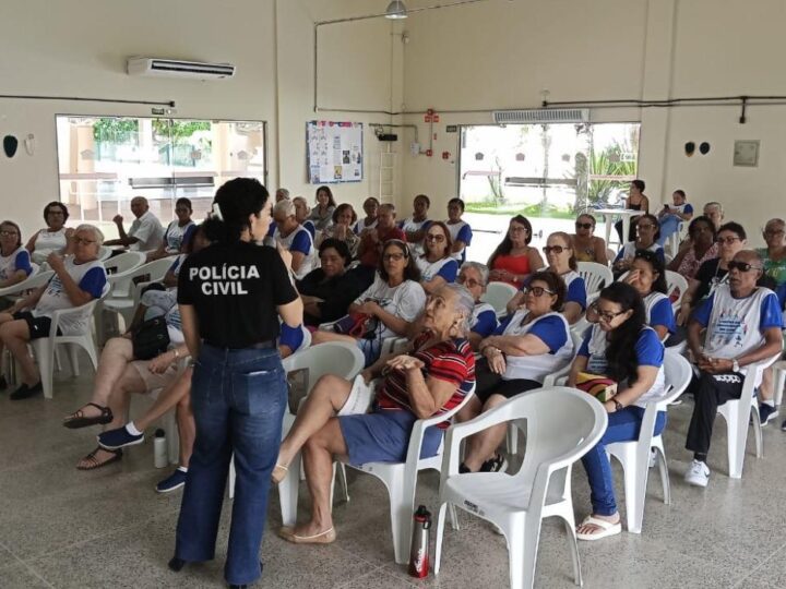 Aracruz promove palestra sobre prevenção de crimes cibernéticos para idosos