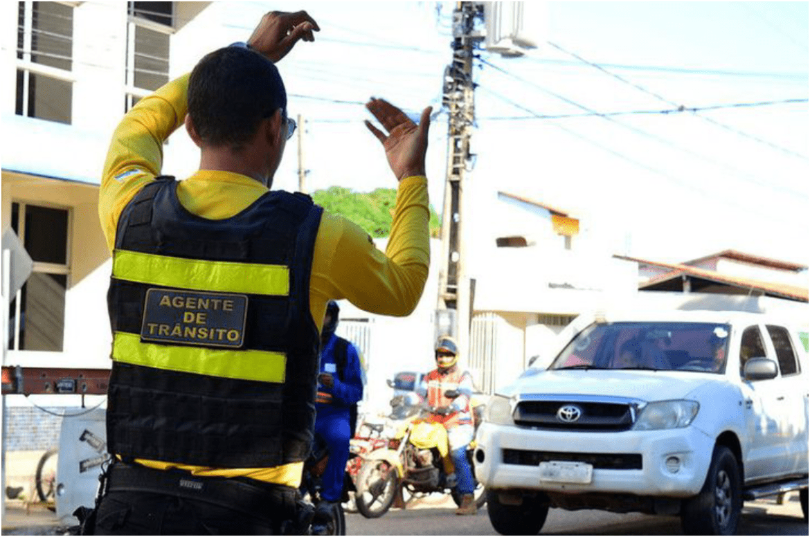 Prefeitura realiza blitz educativa para reforçar segurança no trânsito em Aracruz
