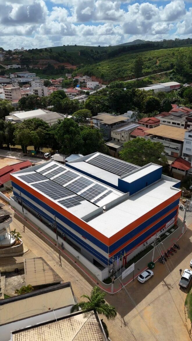 Nova escola é inaugurada e Estado confirma investimentos em Rio Bananal