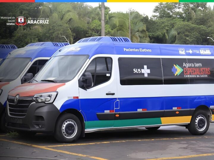 Saúde recebe van do Programa Agora Tem Especialistas e amplia transporte de pacientes