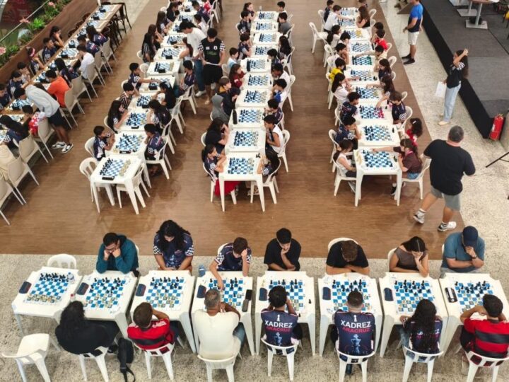 Mais de 100 estudantes participam da 6ª etapa do Circuito Municipal de Xadrez de Aracruz