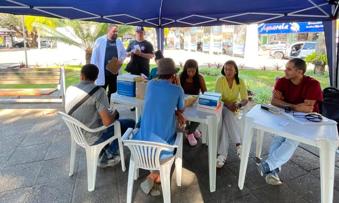 Ação Cidadã leva serviços e atendimento à população em situação de rua
