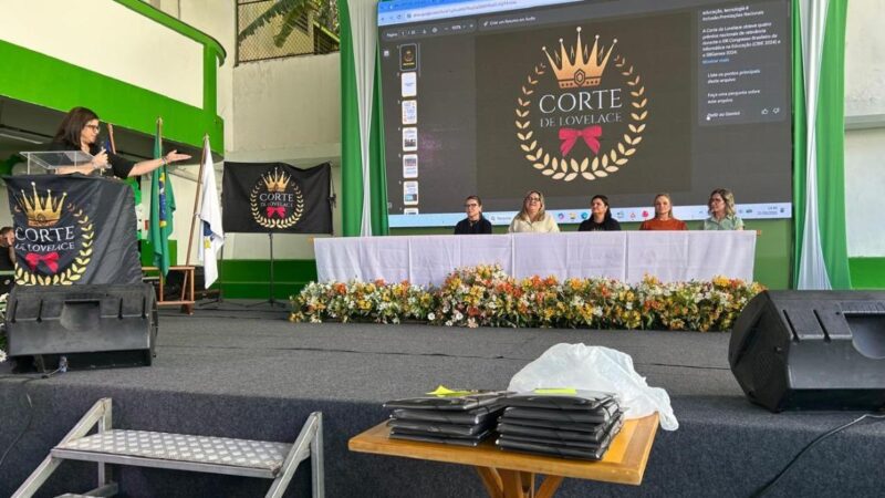 Formatura reúne estudantes da Rede Municipal no curso ‘Corte de Lovelace’