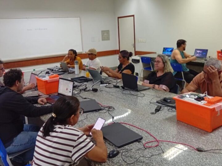 Rede Municipal inicia trilha de formação em robótica para professores