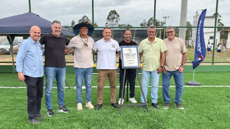 Campo Bom de Bola é inaugurado e amplia opções de esporte na Aldeia Pau-Brasil