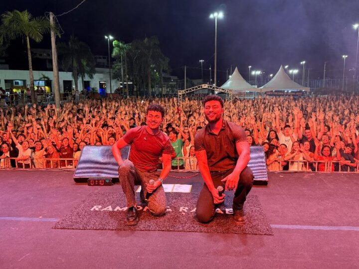 Milhares de fiéis participam de celebração do Dia do Cristão Católico na Praça da Paz