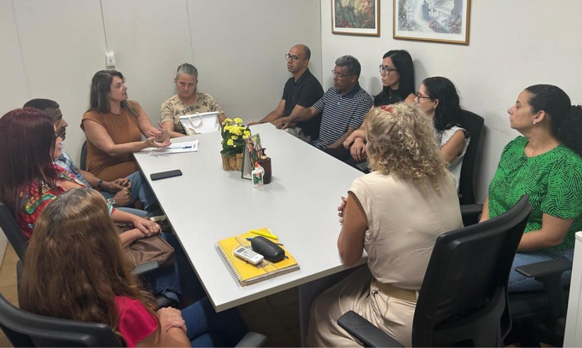 Novos integrantes do Conselho de Alimentação Escolar tomam posse para 2026/2027