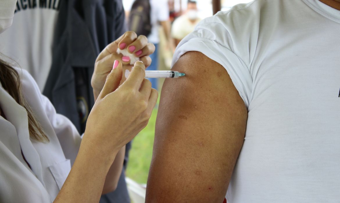 Vacina bivalente contra Covid-19 começa a ser aplicada em Aracruz nesta quarta-feira (29)