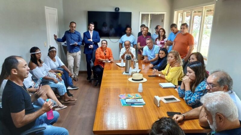 Governo Municipal recebe representantes da comunidade escolar para discutir criação de protocolo de segurança nas escolas da rede