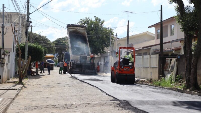 Ruas do bairro Vila Nova passam por serviços de infraestrutura