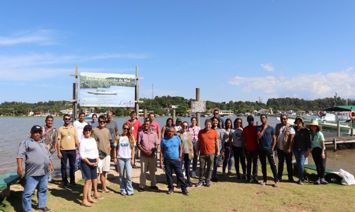 Semam promove expedição no rio Piraquê-Açu com Conselheiros, pescadores e pesquisadores do IFES