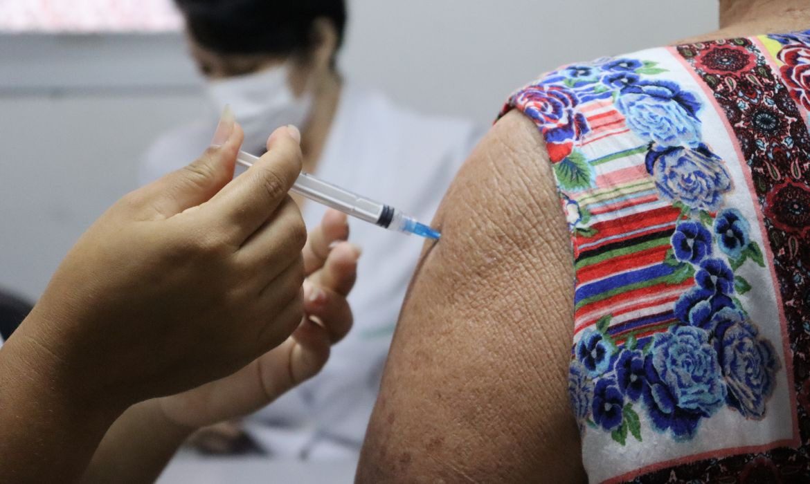 Unidades de Saúde funcionam em horário estendido para vacinação