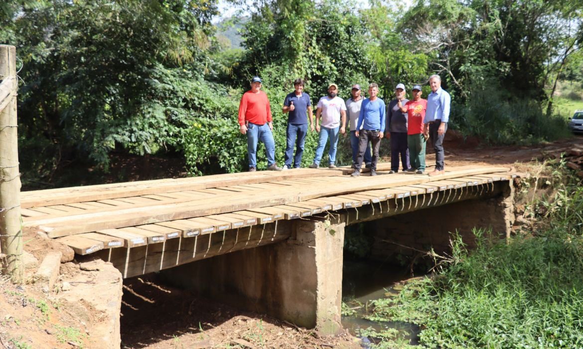Secretaria de Agricultura já realizou a reconstrução de 34 pontes e construção de 93 bueiros em estradas rurais