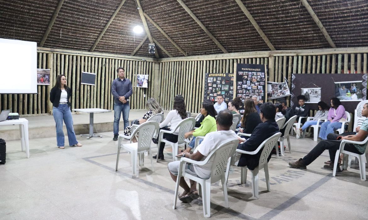 Lideranças em Caieiras Velha conhecem projeto de construção do CRAS Indígena
