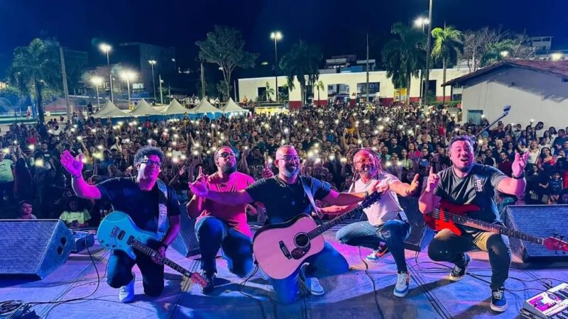 Aracruz em Festa: Celebração do Dia da Bíblia na Praça da Paz Encanta Multidão