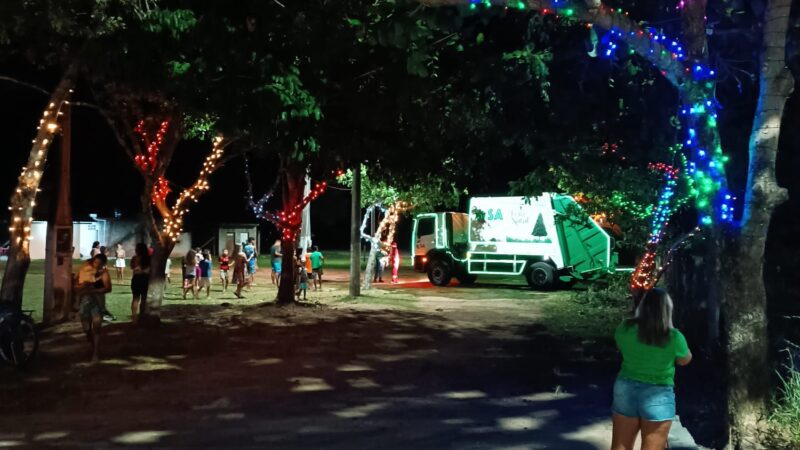 O Desfile Mágico da S.A. Ambiental Ilumina Noites de Natal em Aracruz