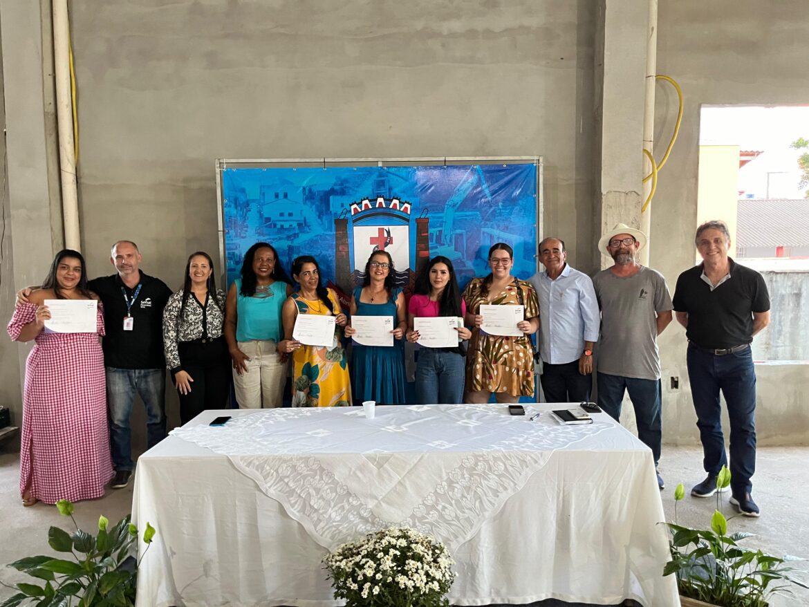 Certificados de Conclusão de Cursos Entregues à Comunidade da  Barra do Sahy