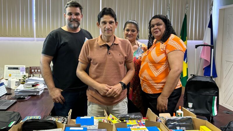 Entrega de Kits Escolares para Alunos da Rede Pública Municipal de Ensino de João Neiva