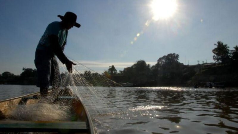 Restrição da pesca com rede para não residentes nas comunidades do Piraquê-açu e Piraquê-Mirim