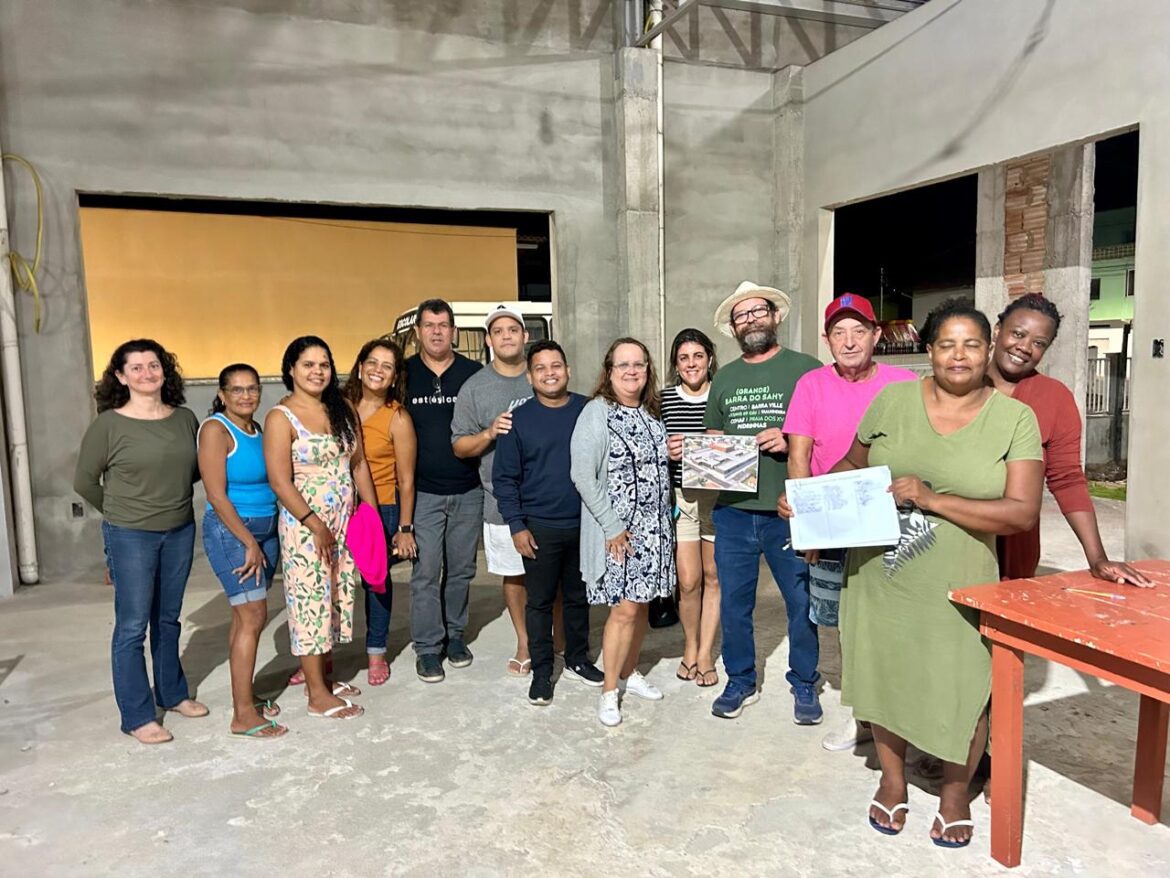 Comunidade de Grande Barra do Sahy e Santa Marta Discute Mudança de Local para Nova Escola