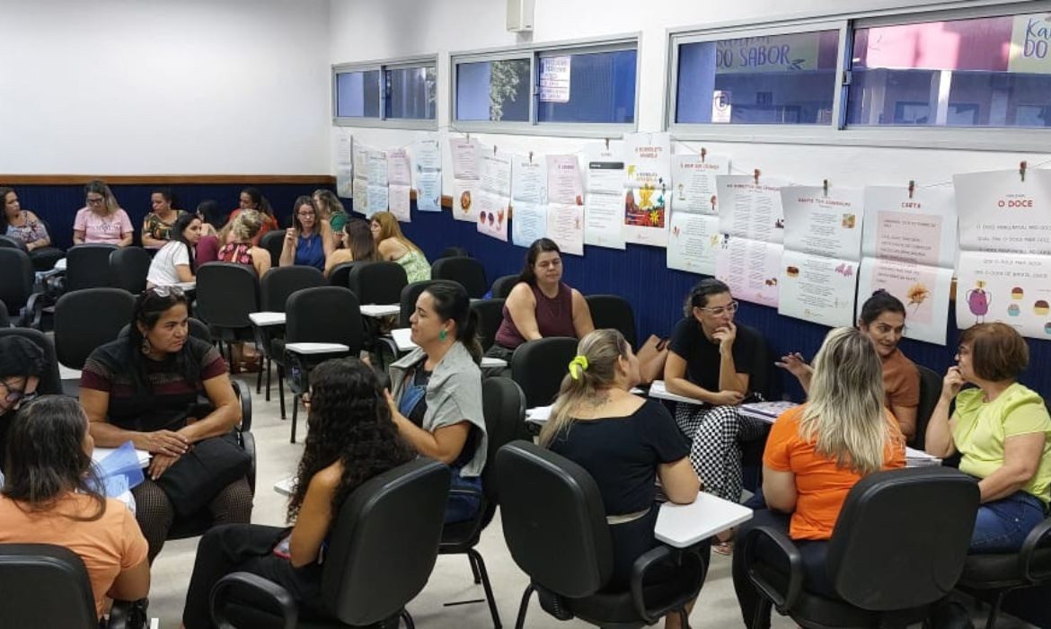 Prefeitura de Aracruz Promove Capacitação para Professores Alfabetizadores do Ensino Fundamental