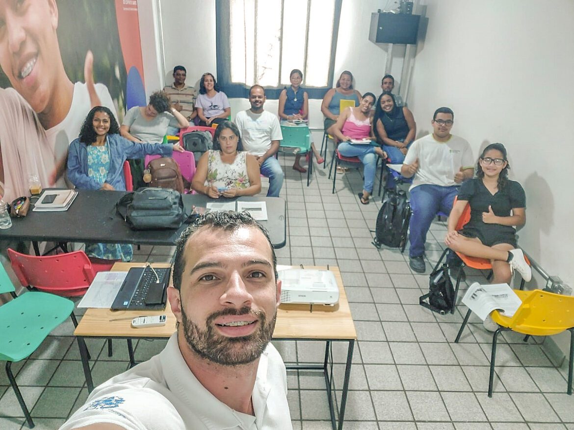 Mais uma entrega de certificados de cursos profissionalizantes em Aracruz